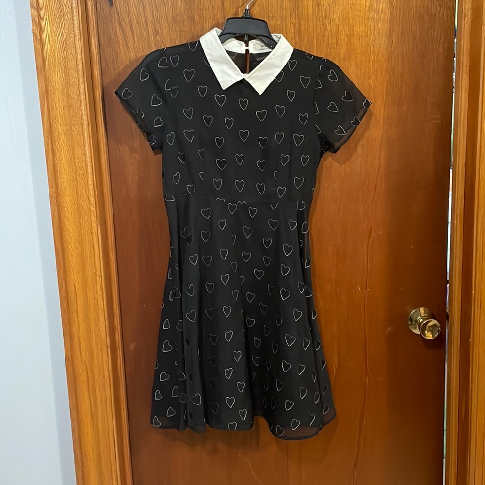 Gothic style black heart dress with white color